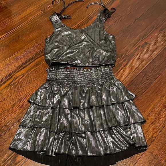 Katie J NYC Girl’s Silver and Black Top and Skirt Set Size L - Picture 1 of 9